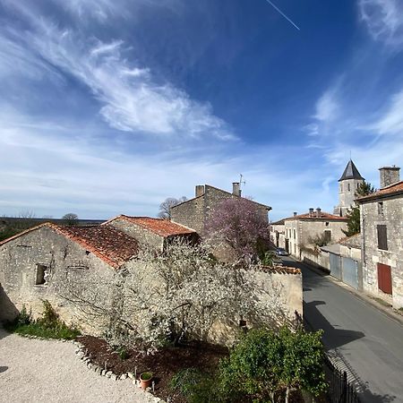 Maison Dix Tusson ภายนอก รูปภาพ